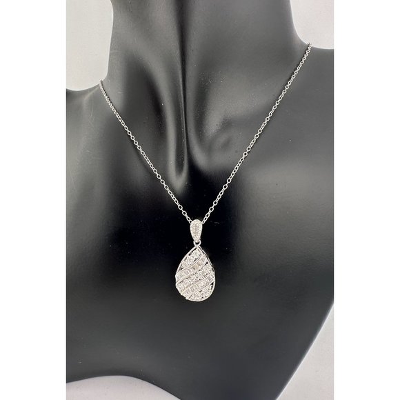 Beautiful Multi Diamond Pendant with 1 Ct of  Round and  Baguette Diamonds  .925 - Picture 2 of 8